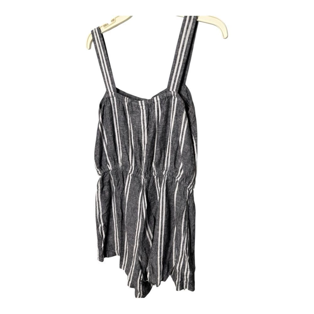 GAP gray and white striped romper. Size Medium linen blend - Picture 8 of 11